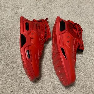 Men’s tennis shoes size 9W